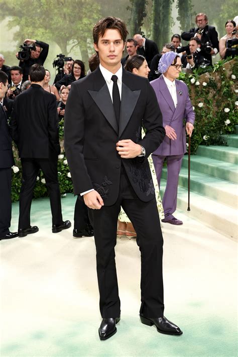 nicholas galitzine met gala.